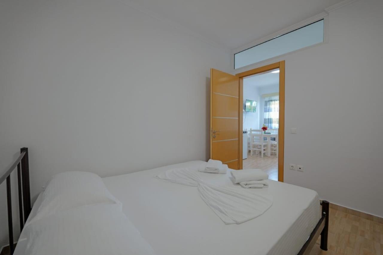 Eduard Lagji Apartament Lukove Ruang foto