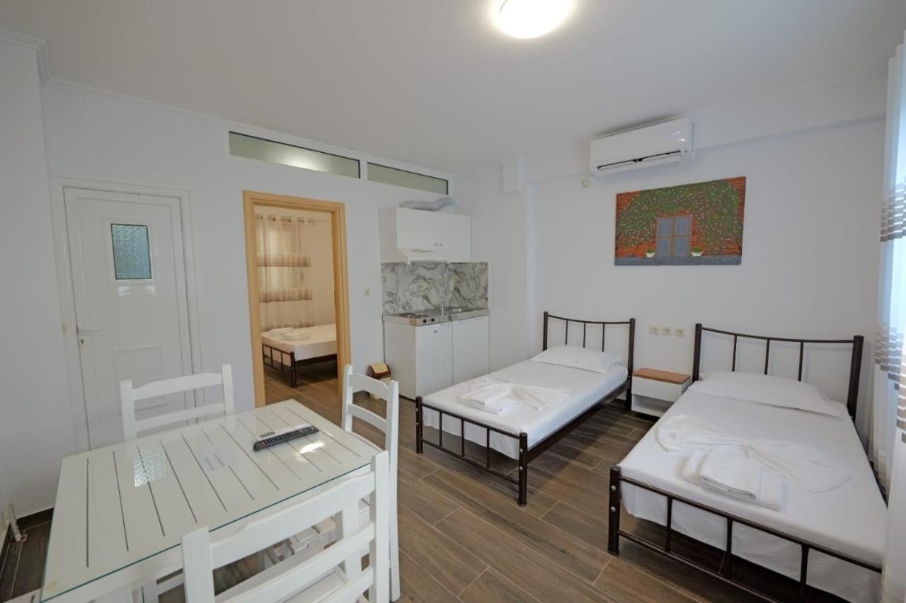 Eduard Lagji Apartament Lukove Ruang foto