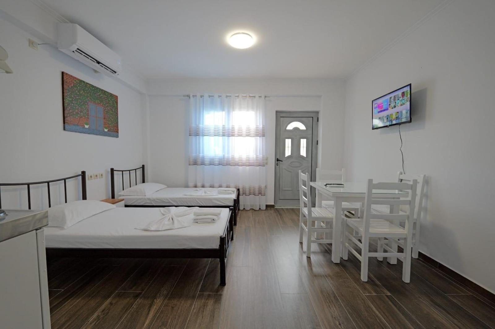 Eduard Lagji Apartament Lukove Ruang foto