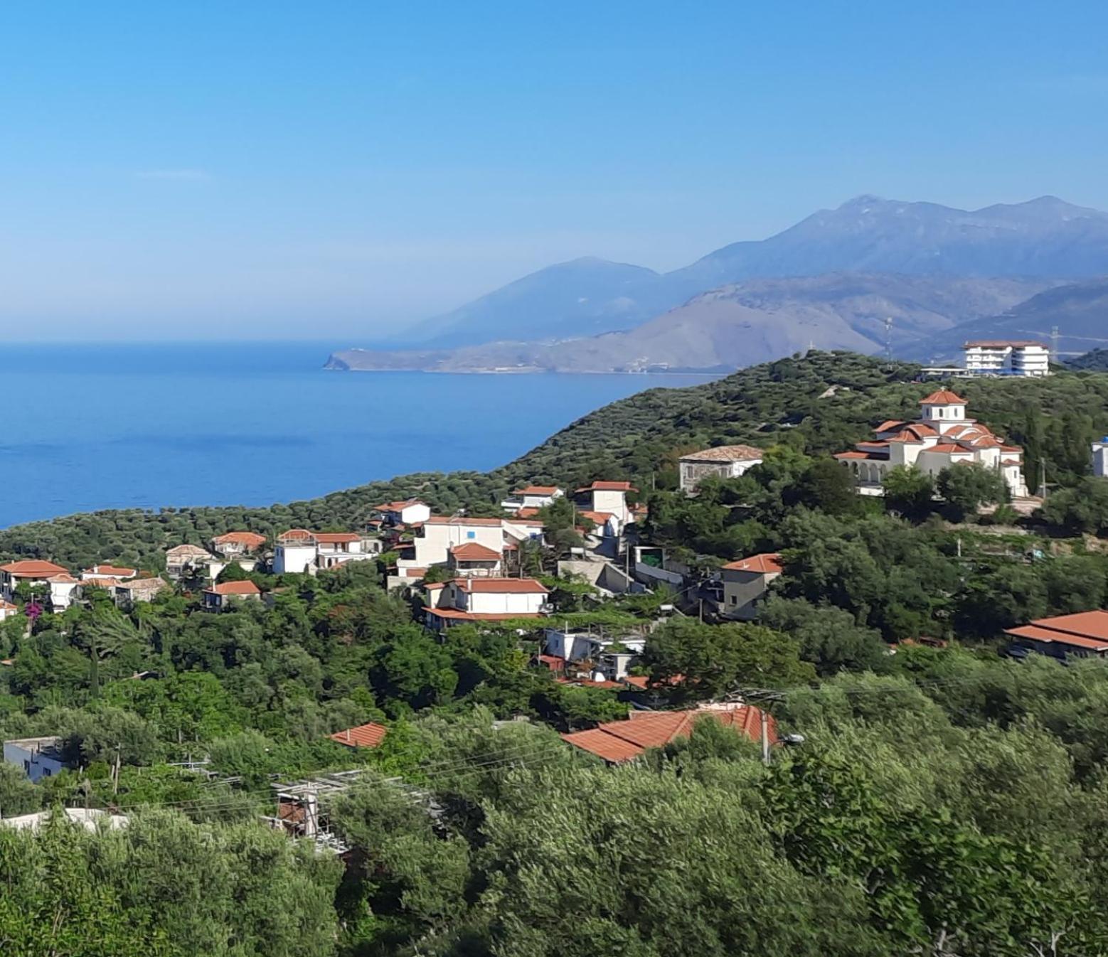 Eduard Lagji Apartament Lukove Ruang foto